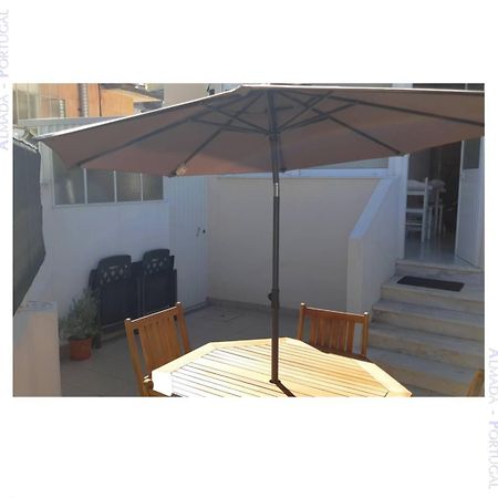 Casa Gil Anes Apartment อัลมาดา ภายนอก รูปภาพ